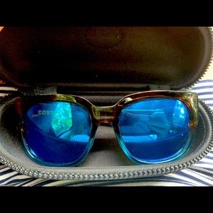 Costa woman sunglasses
